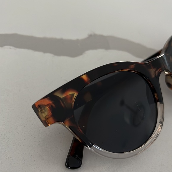 Sunglasses, round lenses - Picture 3 of 3